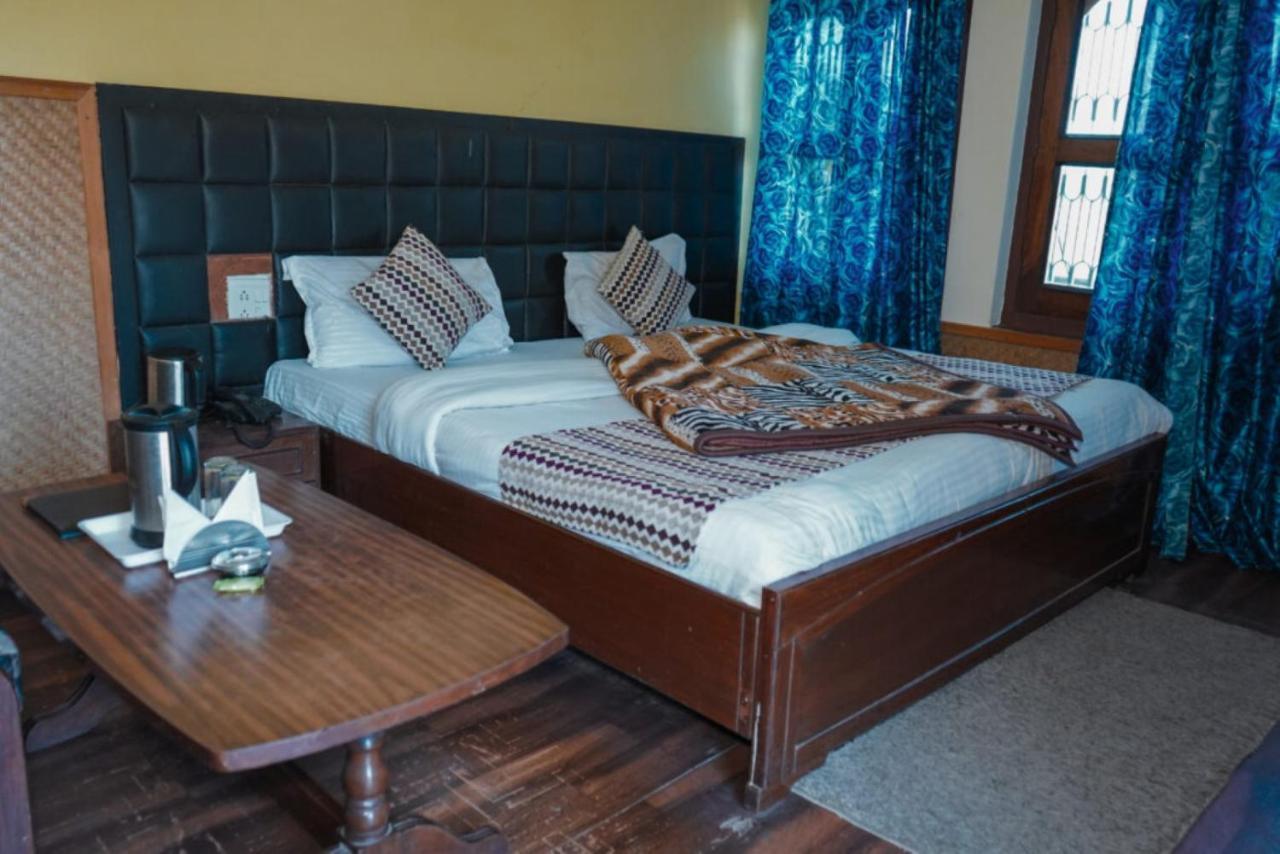Himalaya Mount View Resort Каусані Екстер'єр фото