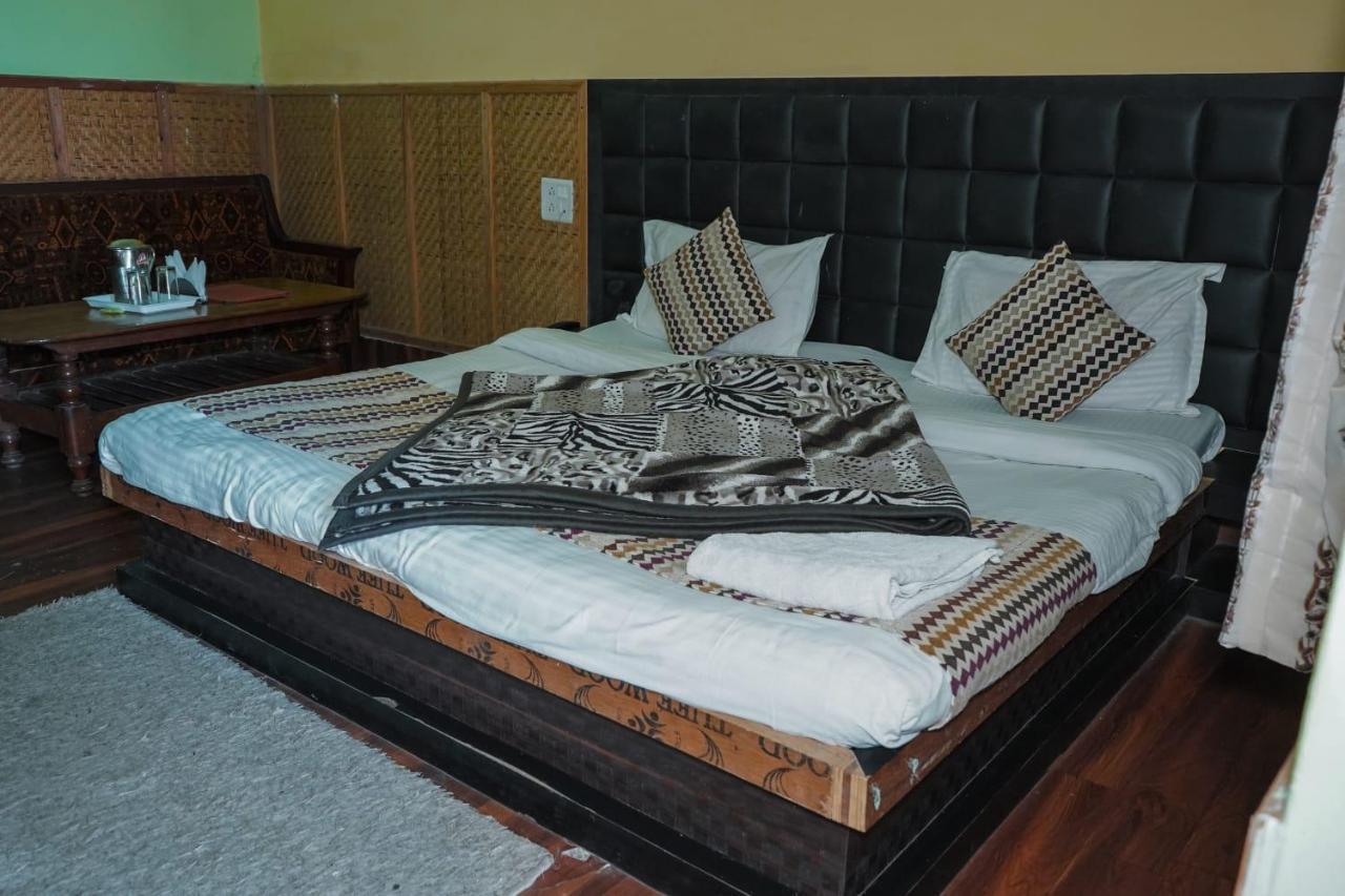 Himalaya Mount View Resort Каусані Екстер'єр фото