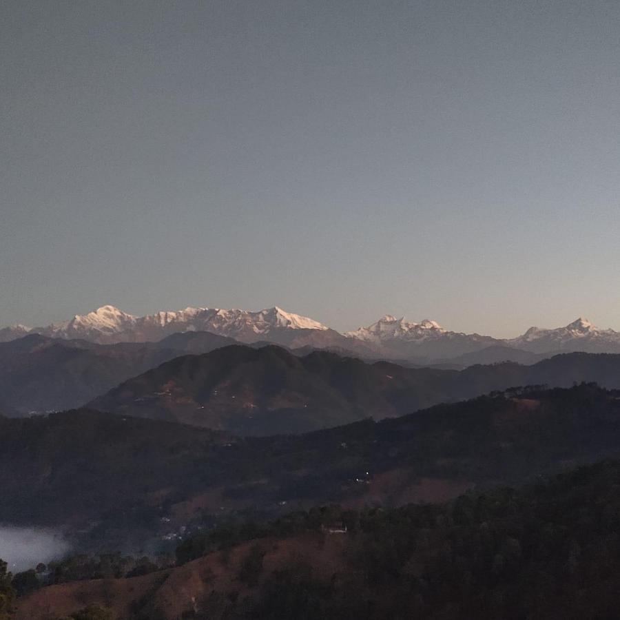 Himalaya Mount View Resort Каусані Екстер'єр фото